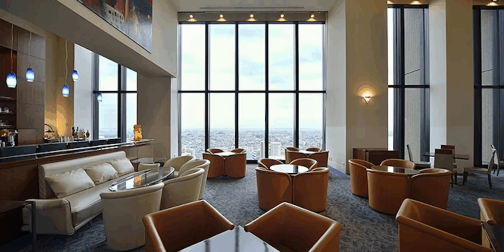 トップラウンジ（ロイヤルパインズホテル浦和）店内の雰囲気