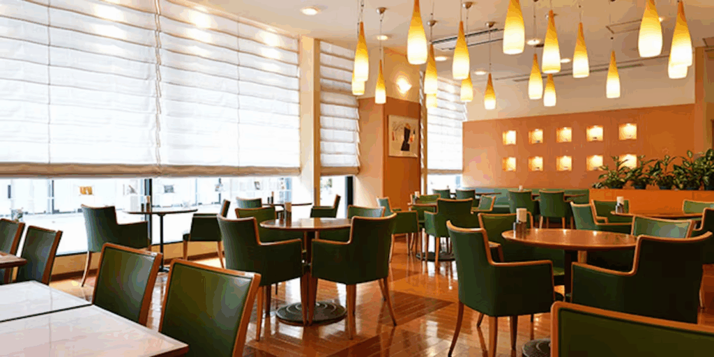 ラ・モーラ（パインズホテル ペストリーショップ）店内の雰囲気