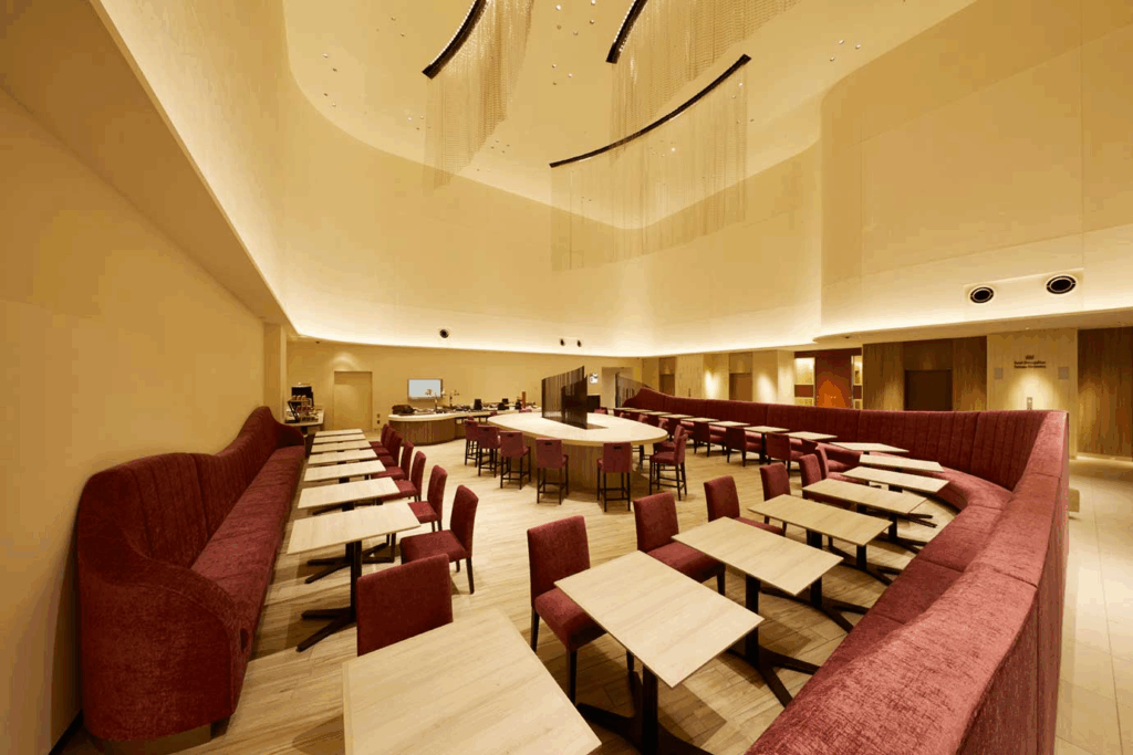 カフェ クロスヤード（ホテルメトロポリタン さいたま新都心）店内の雰囲気